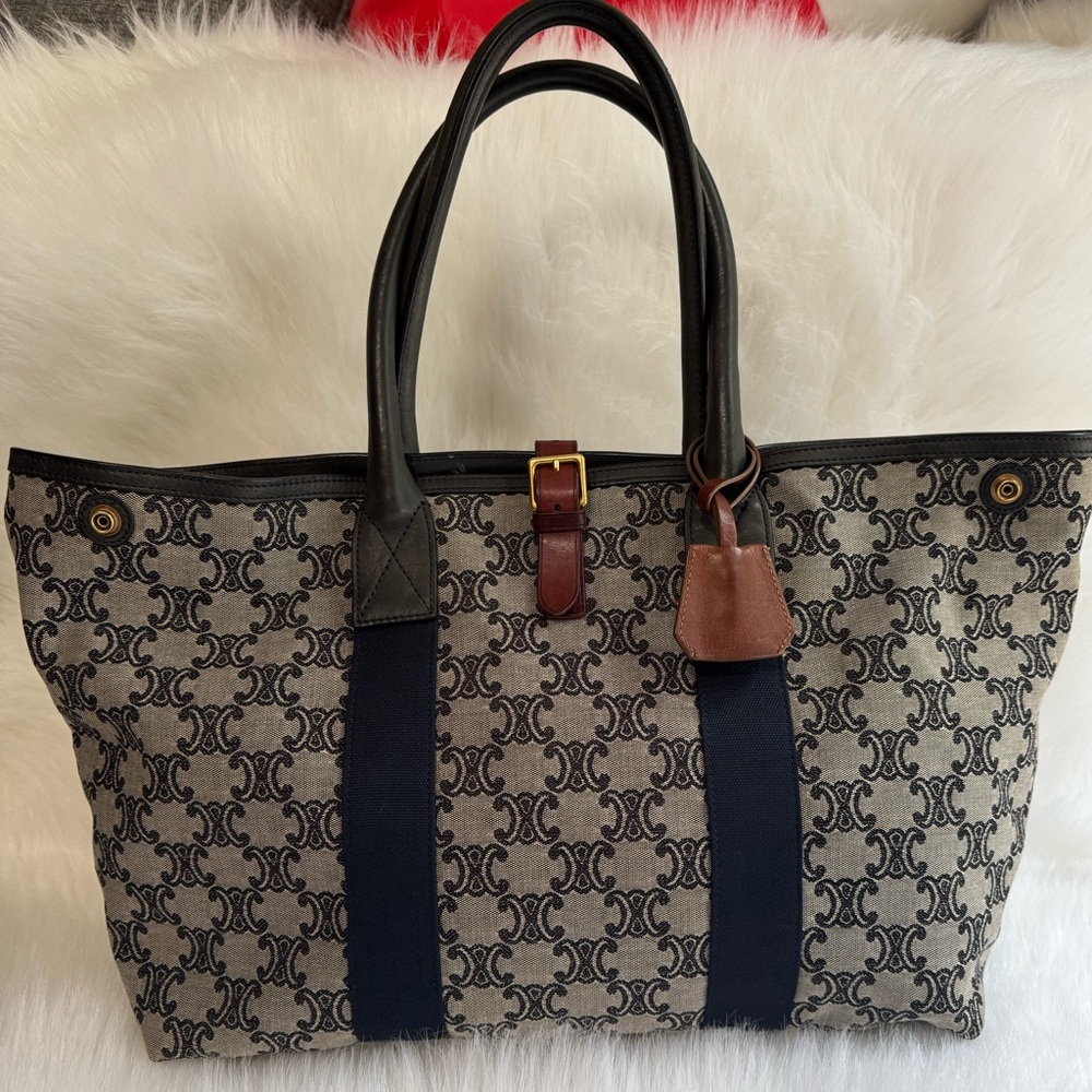 SOLD‼️‼️Celine Navy and Brown Monogram Tote